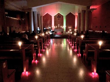 Lichteffekte Kirchenraum beim CCC-Gottesdienst